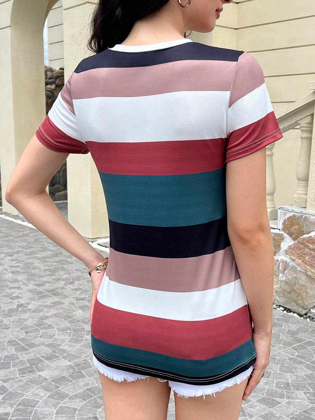 SHEIN LUNE Camiseta de mujer LUNE con cuello redondo pequeño y mangas cortas, camiseta poco convencional con diseño de botones en el lateral del cuello, camiseta de punto casual larga con estampado de rayas de otoño