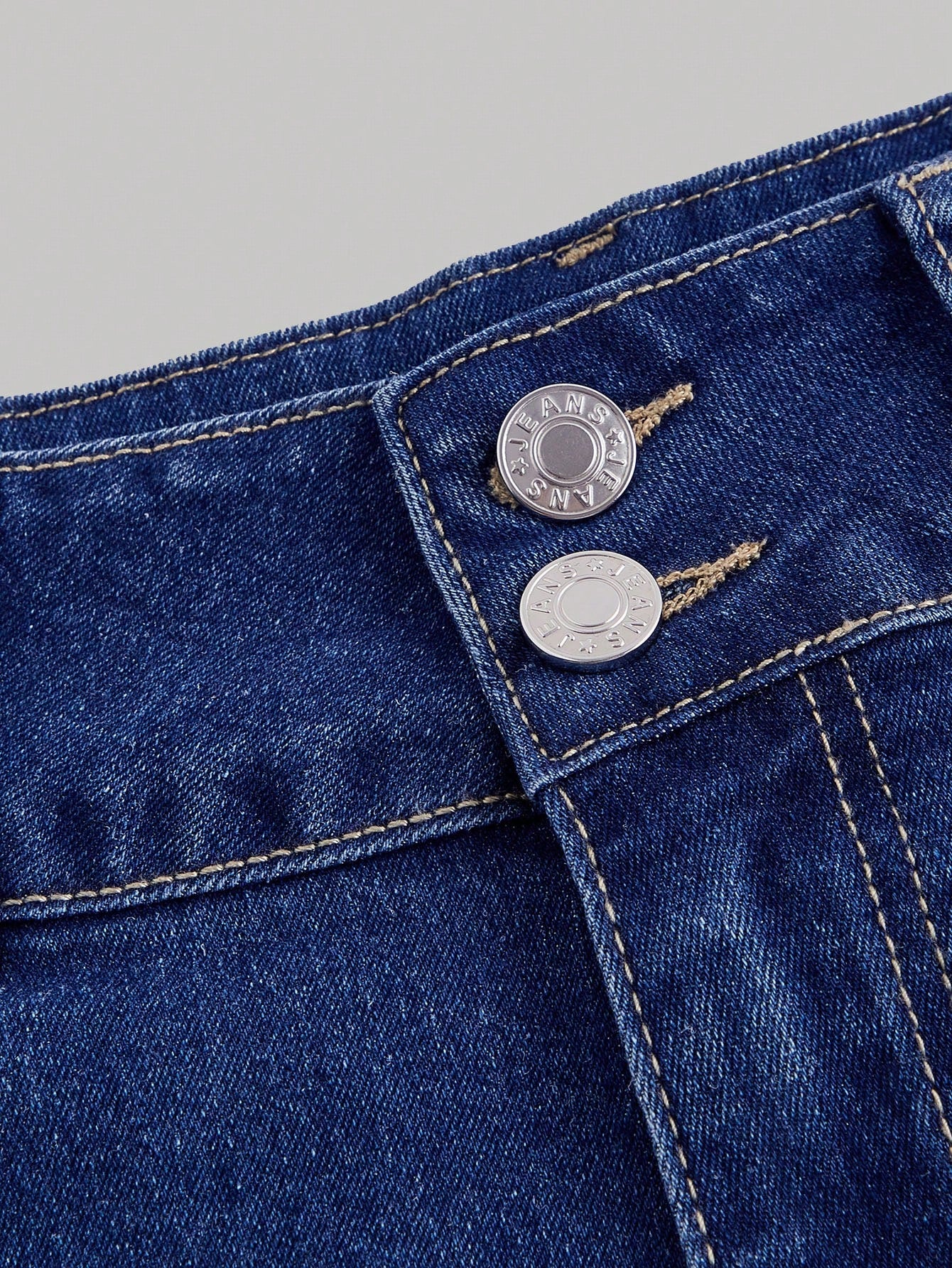 SHEIN MOD Pantalones cortos de mezclilla con volantes en el bajo, decoración de moño y múltiples bolsillos con botones delanteros para mujeres