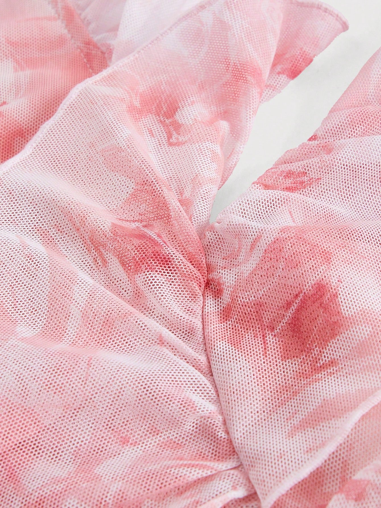 SHEIN MOD Top De Cuello Halter Con Estampado De Rosas Y Ribete Con Volantes Y Lazada Trasera