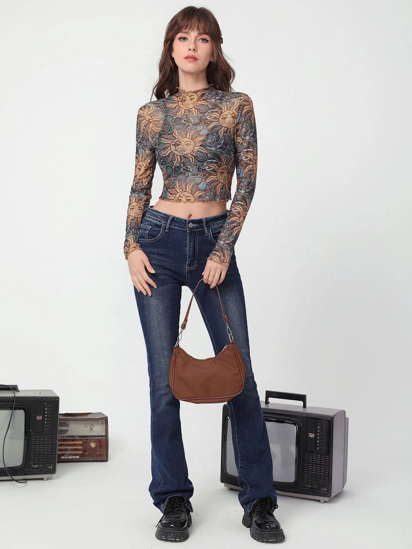 SHEIN MOD Top crop con estampado de sol y luna ribete en forma de lechuga de cuello alto