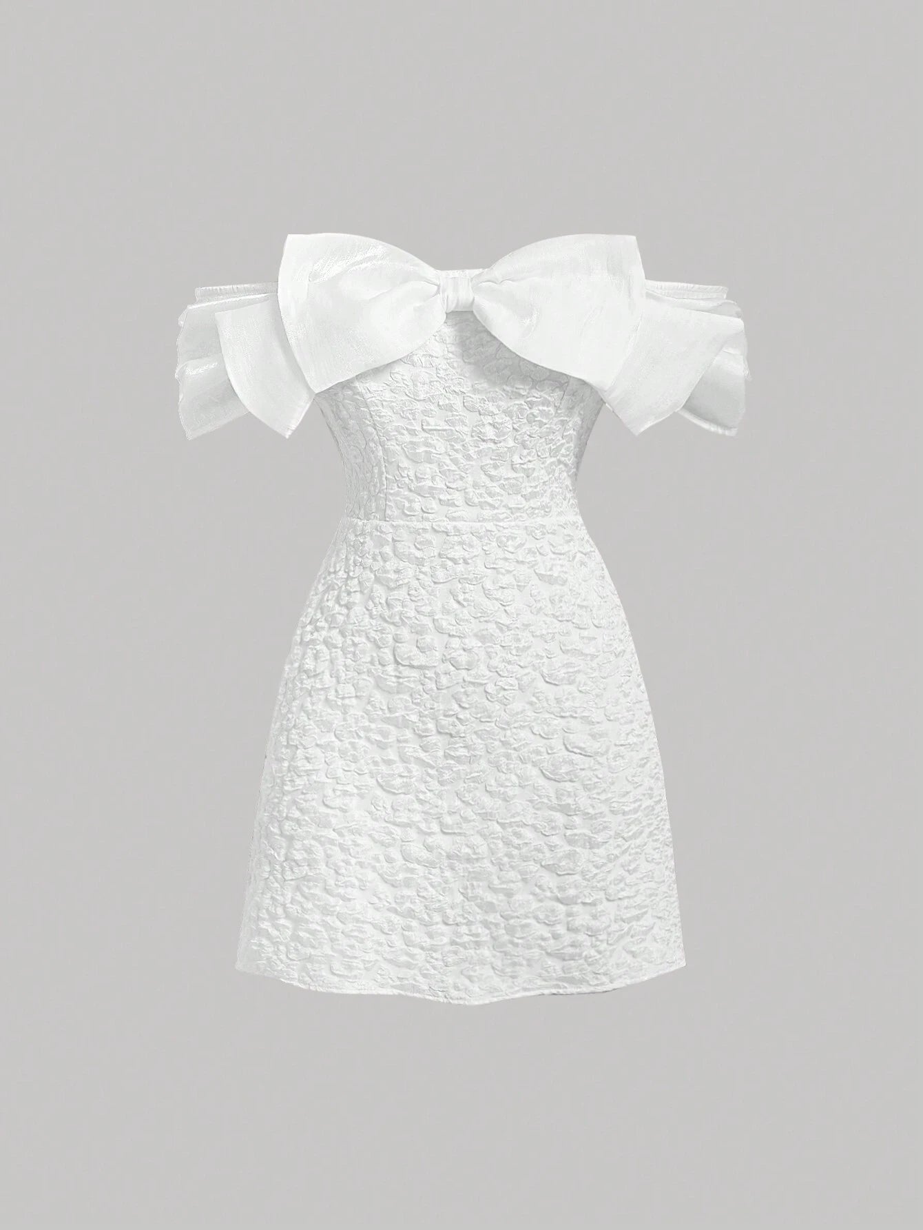 SHEIN MOD Vestido Blanco ajustado De Hombros Descubiertos Con Textura Y Detalle De Lazo Para Mujeres