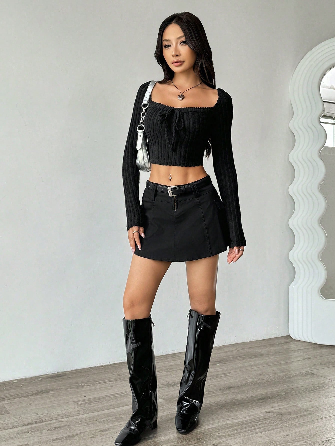 SHEIN MOOSTA Camiseta de manga larga con cuello redondo, lazo y tela texturizada, estilo novia suave y elegante para mujer, Top corto negro de manga larga
