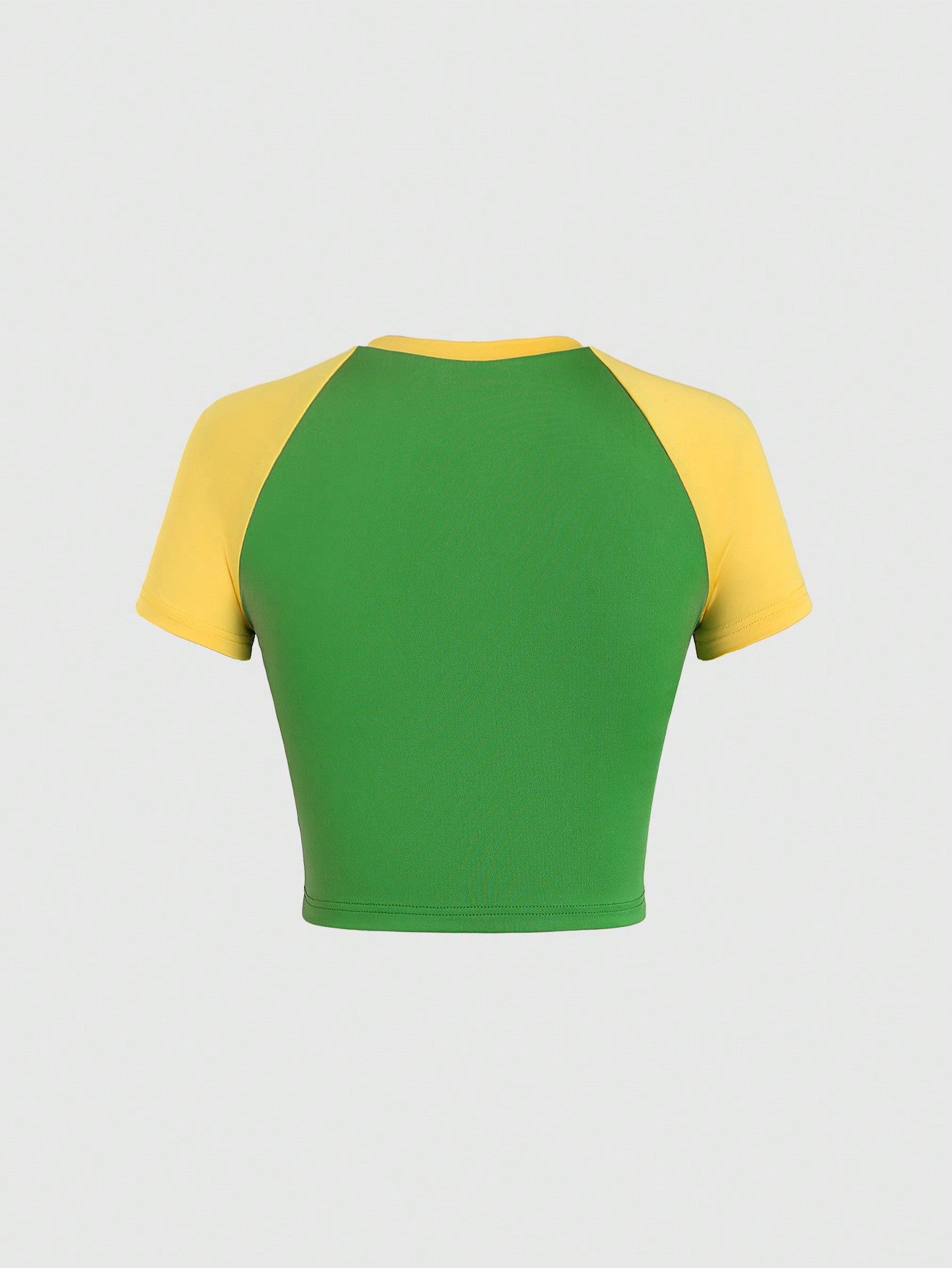 SHEIN EZwear Camiseta de mujer de manga corta con cuello redondo y estampado brasileño de bloques de color