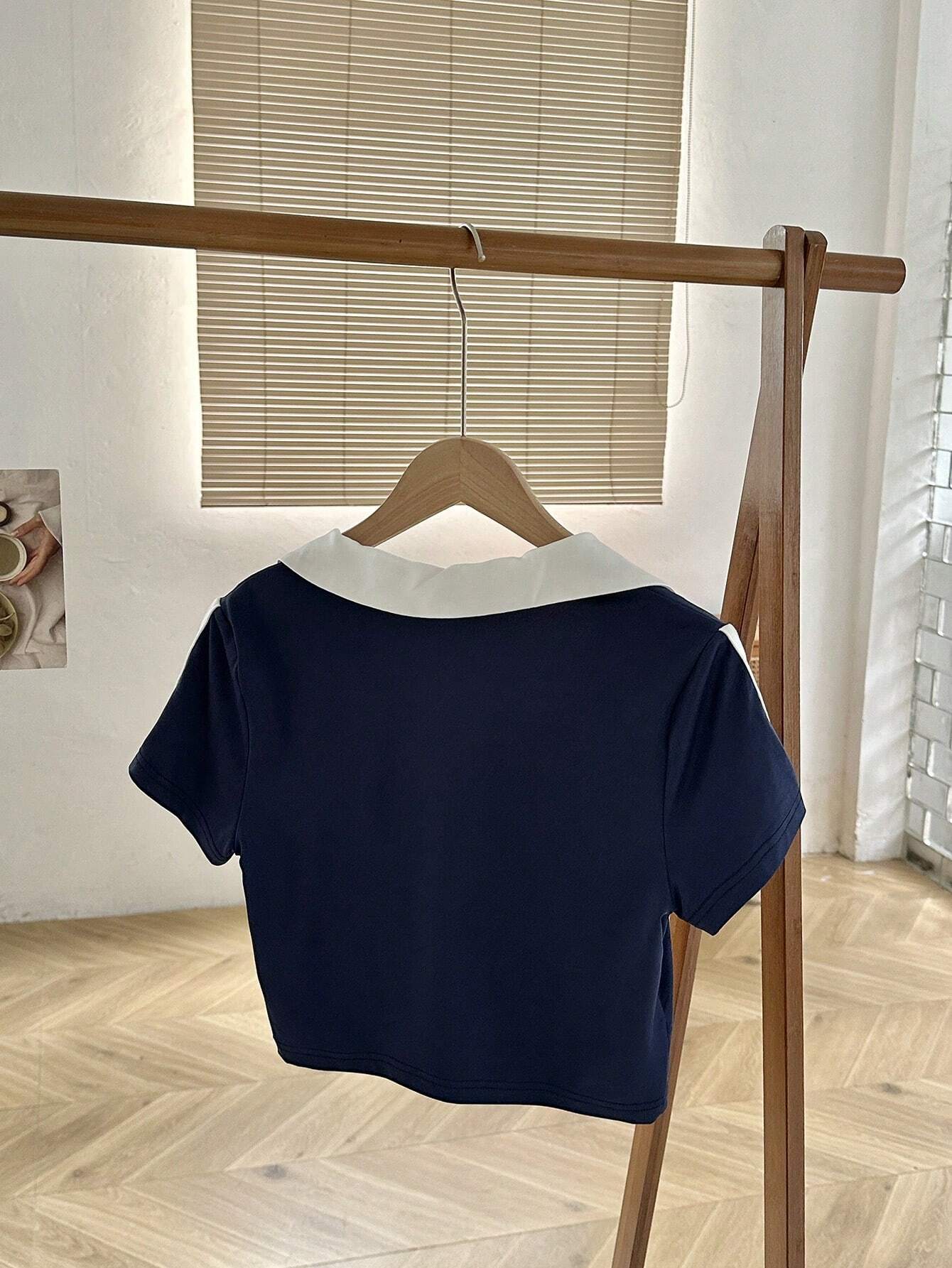 SHEIN EZwear Camiseta simple de manga corta para mujer con bloque de color para el uso diario