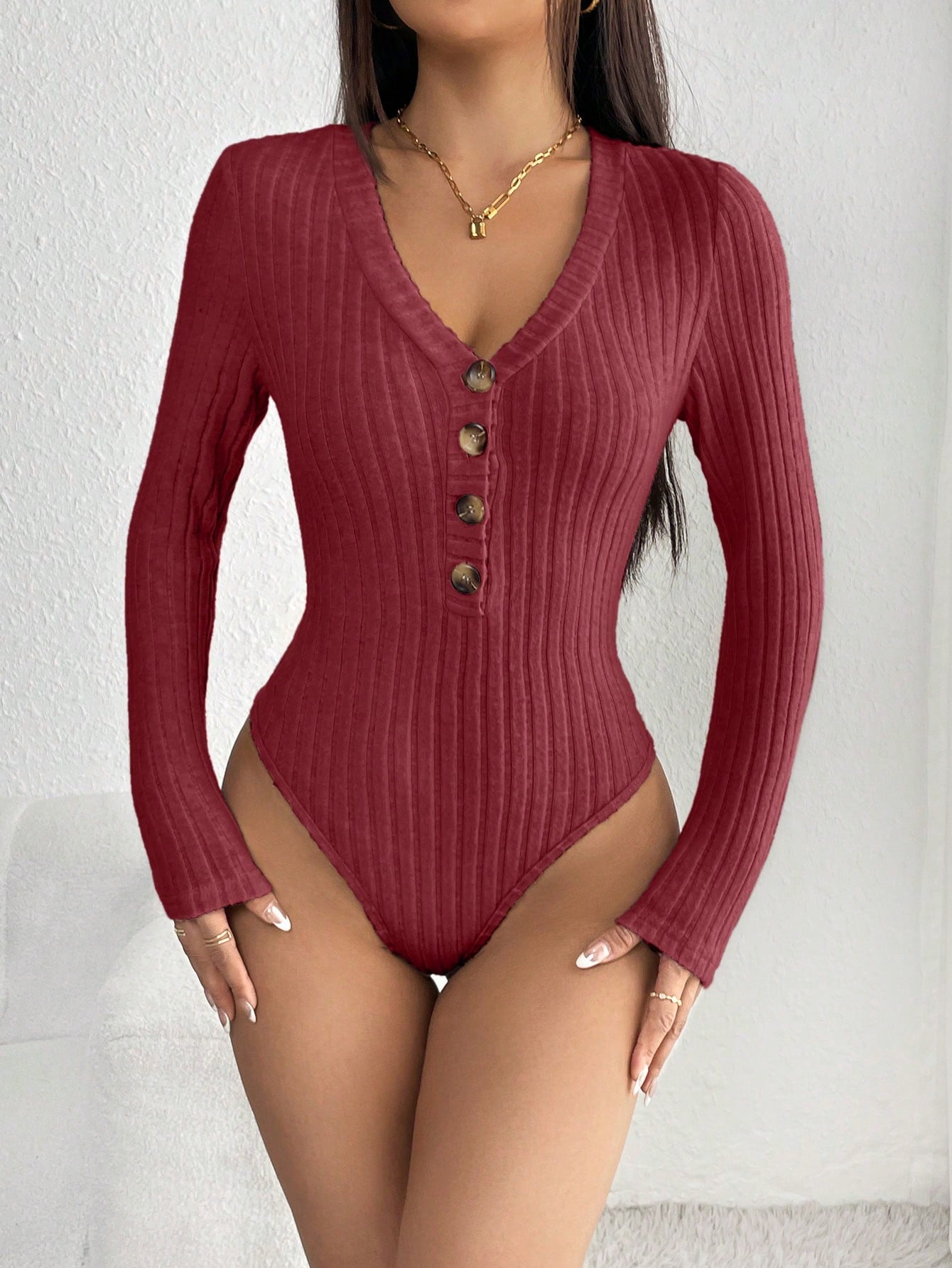 SHEIN PETITE Body de manga larga con cuello en V acanalado, cierre de botones hasta la mitad del pecho, unicolor, para otoño