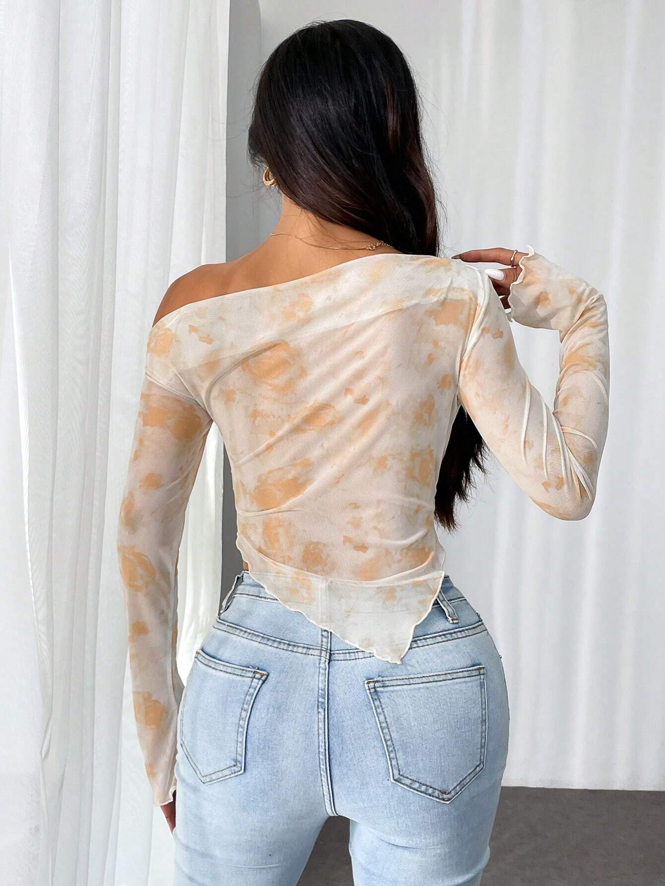 SHEIN Privé Camiseta de manga larga de ajuste entallado con cuello asimétrico y estampado de tie-dye para mujer de primavera/verano