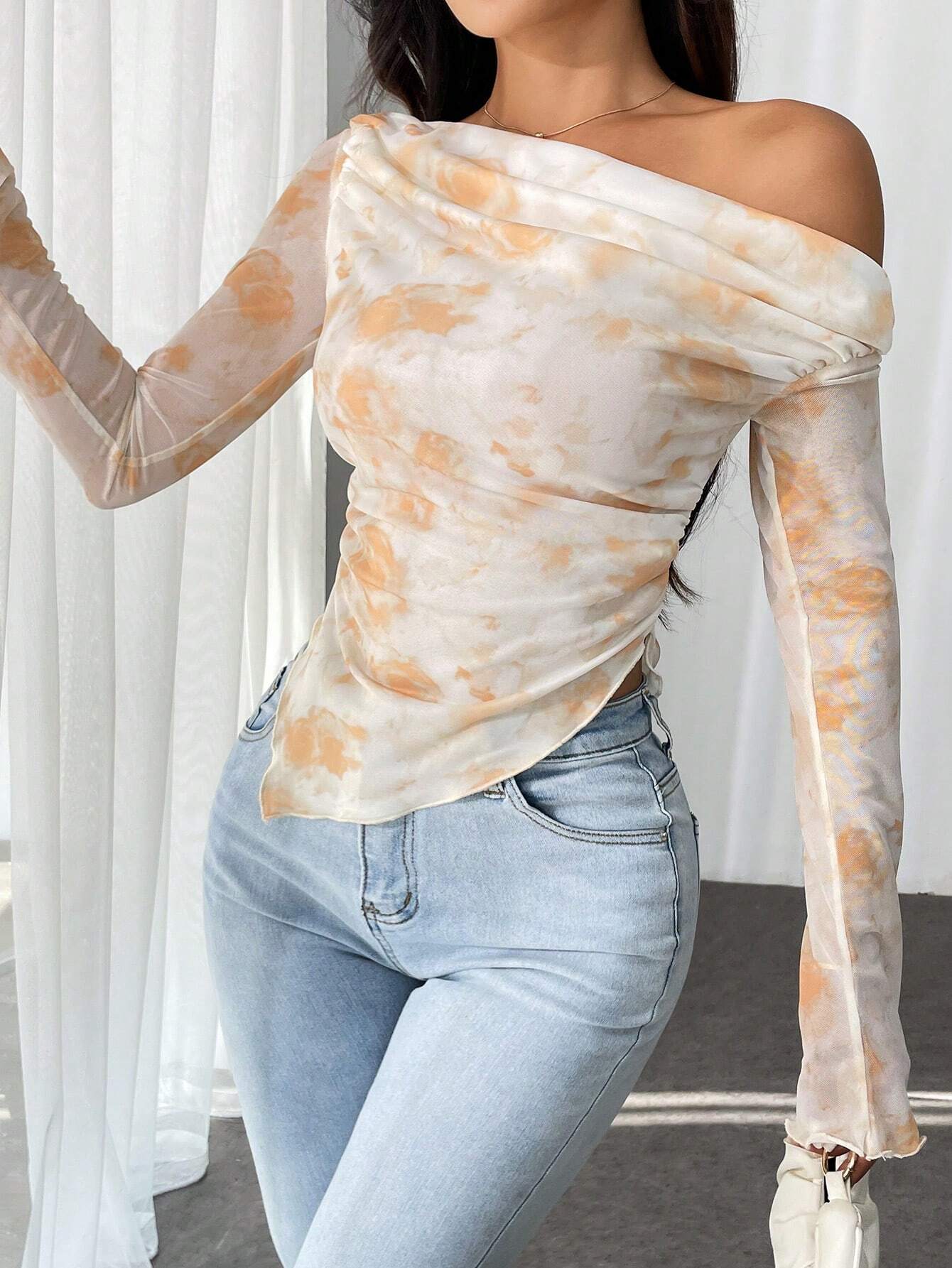 SHEIN Privé Camiseta de manga larga de ajuste entallado con cuello asimétrico y estampado de tie-dye para mujer de primavera/verano