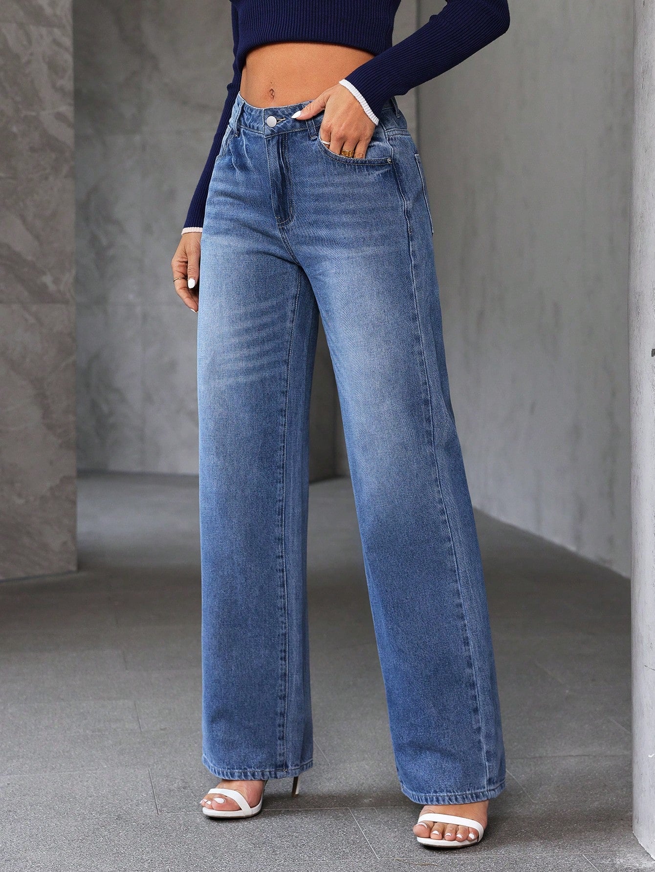 SHEIN Tall Jeans de mezclilla desgastados y lavados, sencillos, para uso diario, para mujer