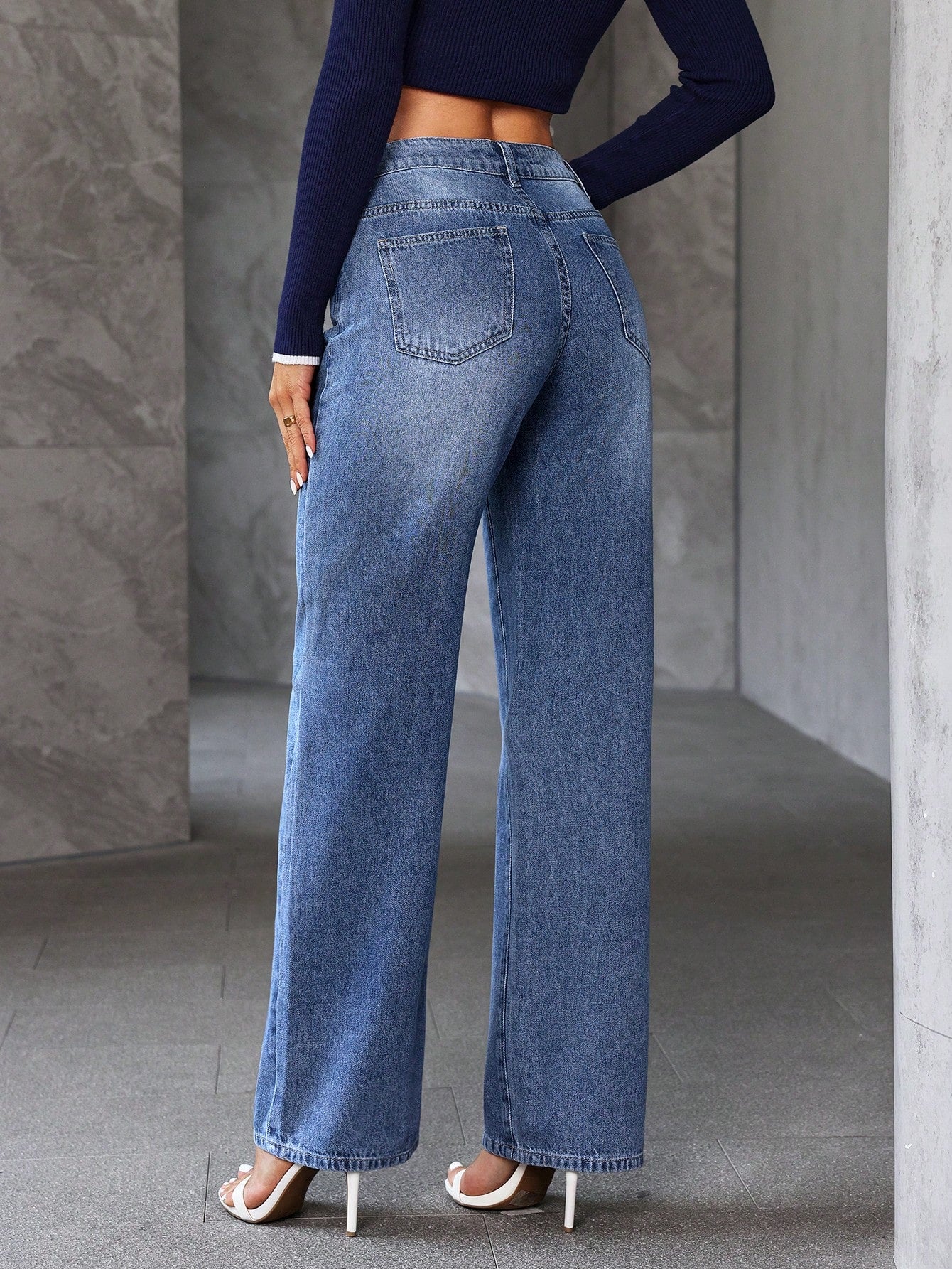 SHEIN Tall Jeans de mezclilla desgastados y lavados, sencillos, para uso diario, para mujer