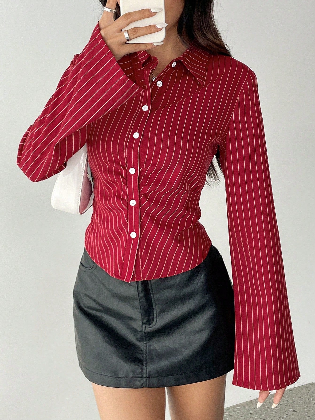 SHEIN X Lucía Bellido Flirla Blusa de mujer de manga larga con volantes y estampado a rayas con botones