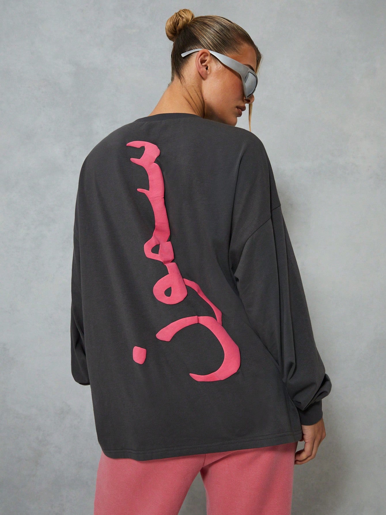 SUMWON WOMEN Sudadera de ajuste holgado con impresión de logotipo delantero