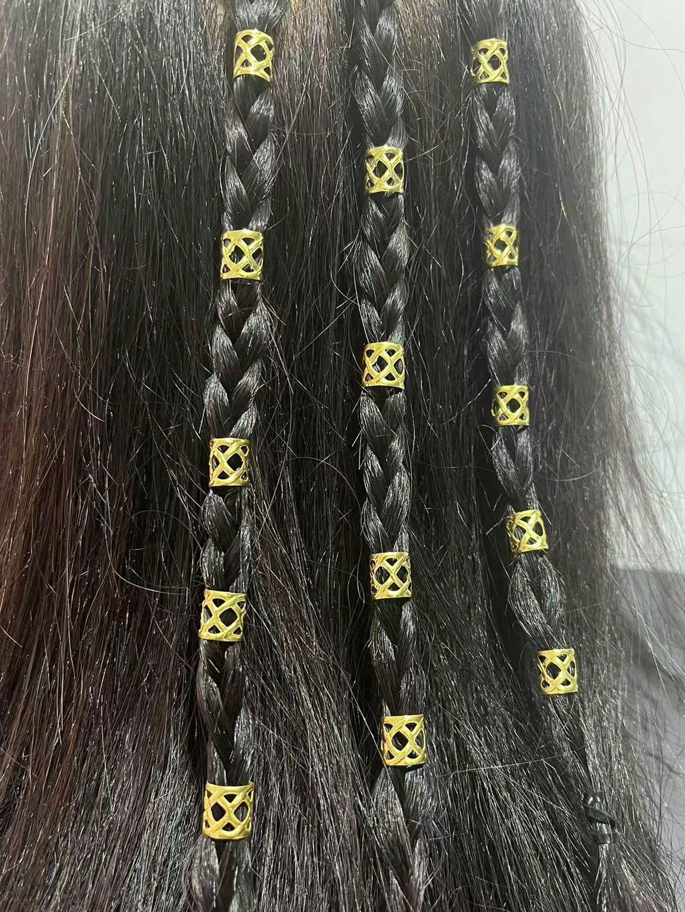 Set de 20 piezas de accesorios de trenzado de cabello en dorado y plateado con cuentas, clips y joyas