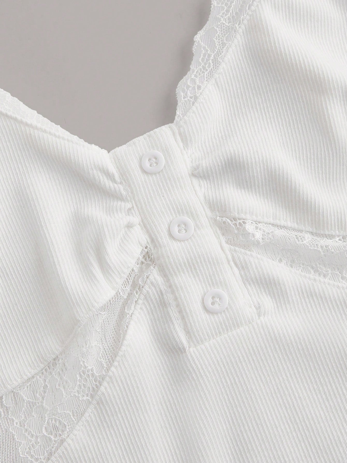 Sweetina Top de canesú con encaje en estilo primaveral, blanco, de corte ceñido