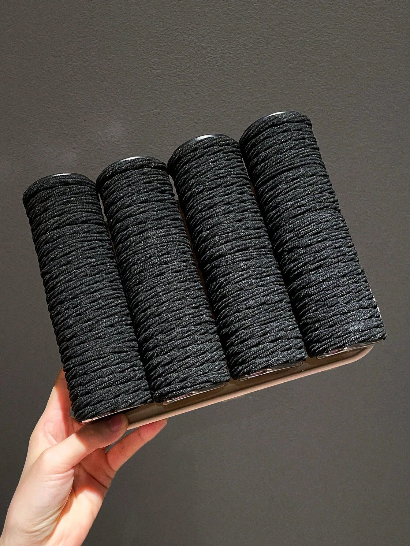100 piezas Elásticos de cabello negros simples y de alta elasticidad, accesorios de cabello versátiles para mujeres