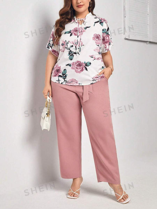 SHEIN Clasi con estampado floral de cuello con cordón Blusa & con cinturón Pantalones