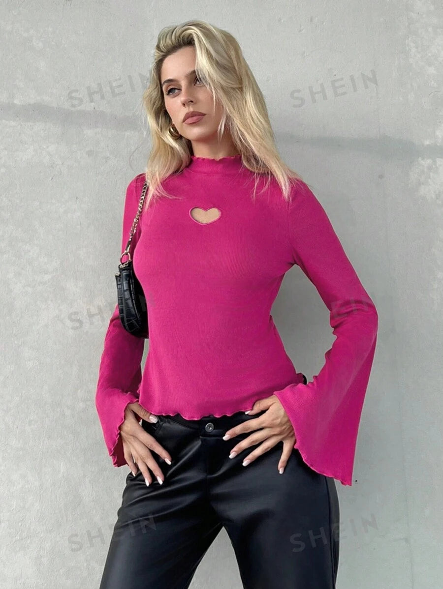 SHEIN Privé Camiseta corazón recortado ribete en forma de lechuga de cuello alto manga de campana ribete en forma de lechuga