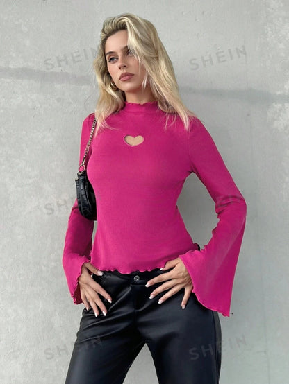 SHEIN Privé Camiseta corazón recortado ribete en forma de lechuga de cuello alto manga de campana ribete en forma de lechuga