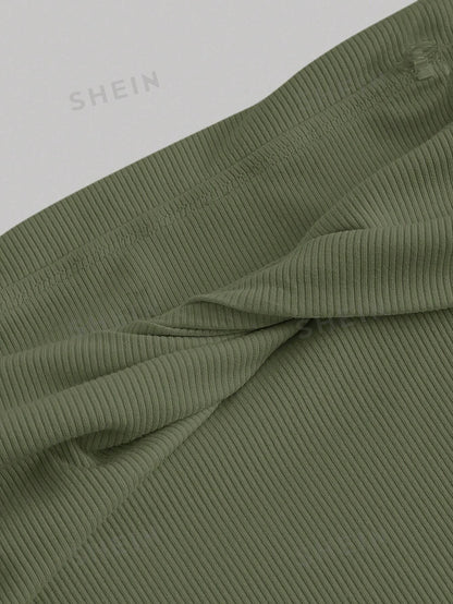 SHEIN MOD Camiseta de hombros descubiertos girante delantero