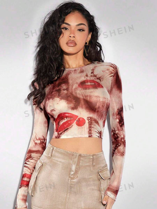 SHEIN BAE Top Largo Transparente Para Mujer Personalizado De Verano Con Patrón Retro Impreso En Labios Y Estilo Fuera De Las Calles Con Mangas Largas Sexys