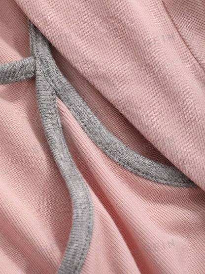 DAZY Camiseta De Manga Larga Ahuecada De Color En Contraste Para Mujer