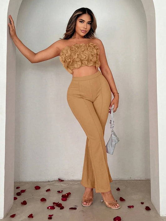 SHEIN SXY Top Bandeau Rojo Rosa Pleated Con Volantes Sin Tirantes Y Pantalones Acampanados Rosados Para Mujeres, Outfit De 2 Piezas Para El Día De San Valentín