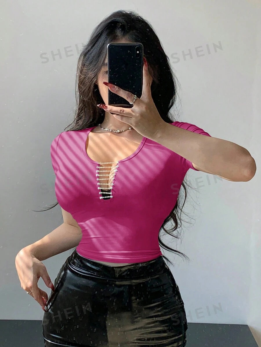 DAZY Top corto sexy, puro y único con pequeño sentido de diseño para el verano de INS de las mujer, estilo chica picante