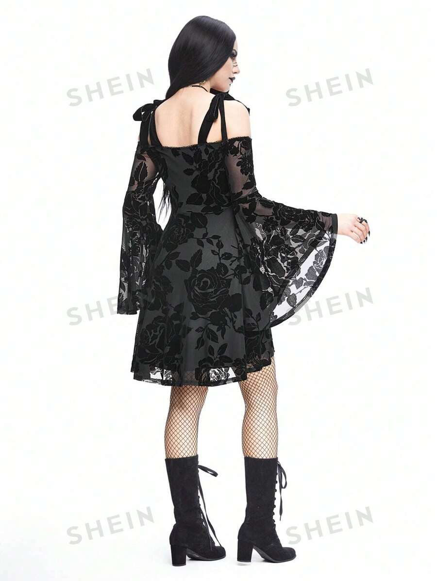 ROMWE Goth Vestido de oscilación esponjoso con estampado botánico y diseño fuera del hombro para mujer, con colgante de serpiente y mangas acampanadas