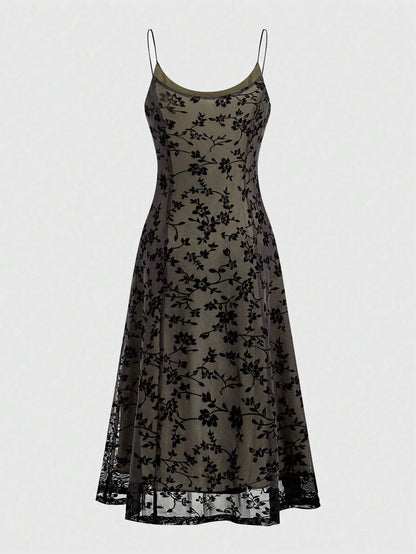ROMWE Goth Vestido de estilo gótico victoriano con flores flocadas para mujer con tirantes de espagueti y cintura ajustada en línea A