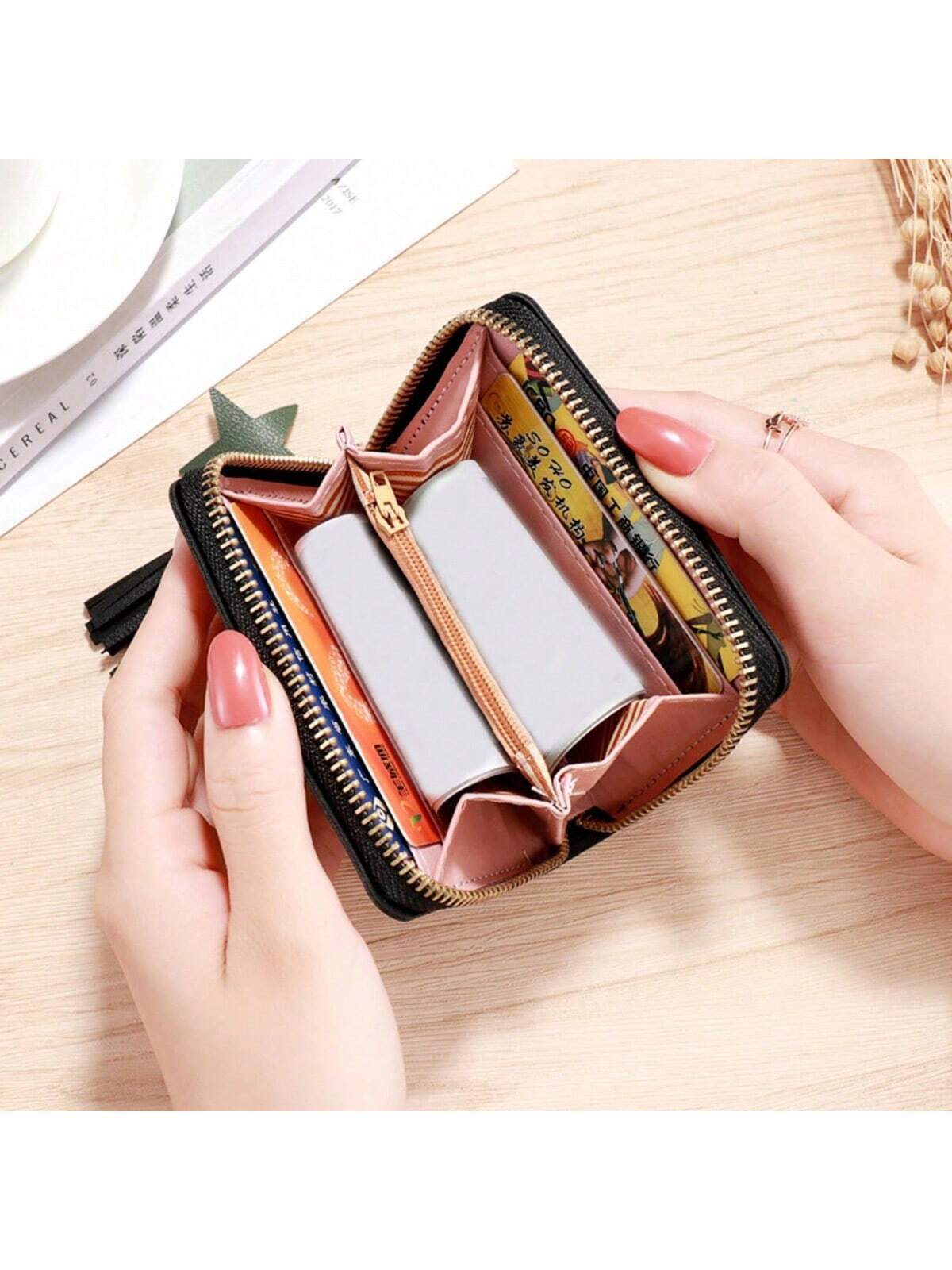 1 PIEZA Nuevo monedero bolso de tarjetas de PU, billetera corta y linda pequeña monedero, mini bolsa de almacenamiento para decoración del hogar, bolsa de viaje, bolsa de maquillaje.