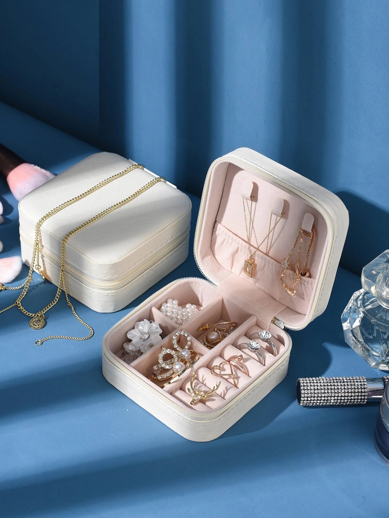 1 Pieza Caja De Almacenamiento De Joyas De Pu Sin Diseño, Caja De Almacenamiento De Joyas A Prueba De Polvo Para Uso Doméstico, Caja De Joyas Portátil De Gran Capacidad Para Viajes, Regalo Para El Día De San Valentín