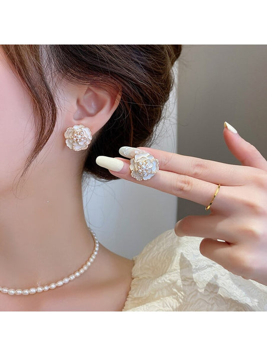 1 Pieza De Collar Colgante De Flor De Camelia De Perlas Sintéticas Simples Y 1 Par De Aretes De Pernos