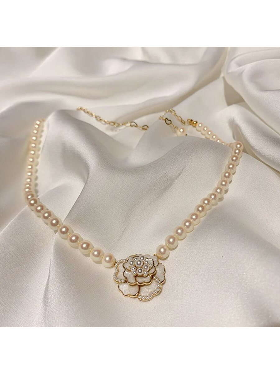 1 Pieza De Collar Colgante De Flor De Camelia De Perlas Sintéticas Simples Y 1 Par De Aretes De Pernos