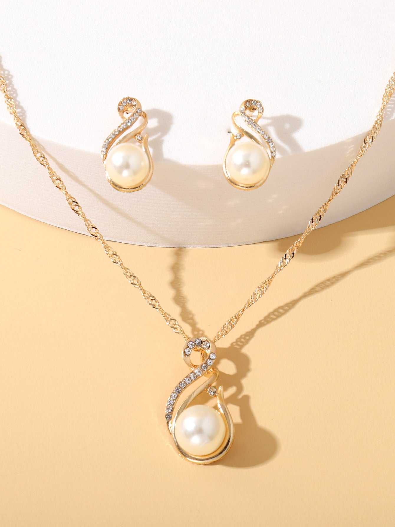 1 Pieza Encantador Collar Con Colgante Con Forma De Gota De Agua Con Rhinestone Y Perlas Falsas Y 1 Par De Aretes, Regalo De Cumpleaños/festival Para Mujeres