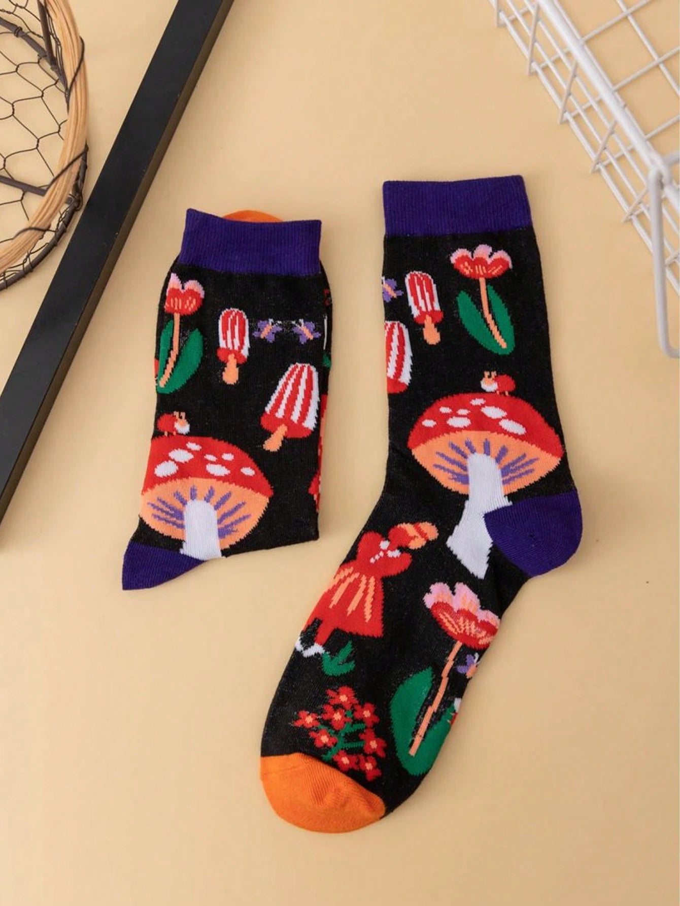 1 par de calcetines de mujer con patrón de hongos elegante, suaves y cómodos, para uso diario de media altura