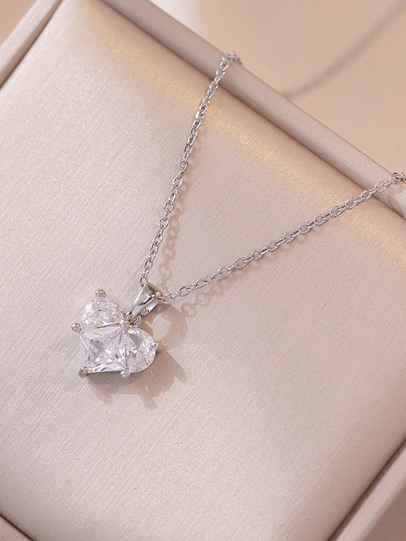1 pieza/2 piezas Collar con colgante de corazón decorado con cristal, accesorio de joyería elegante y de moda adecuado para mujeres y niñas, regalo ideal