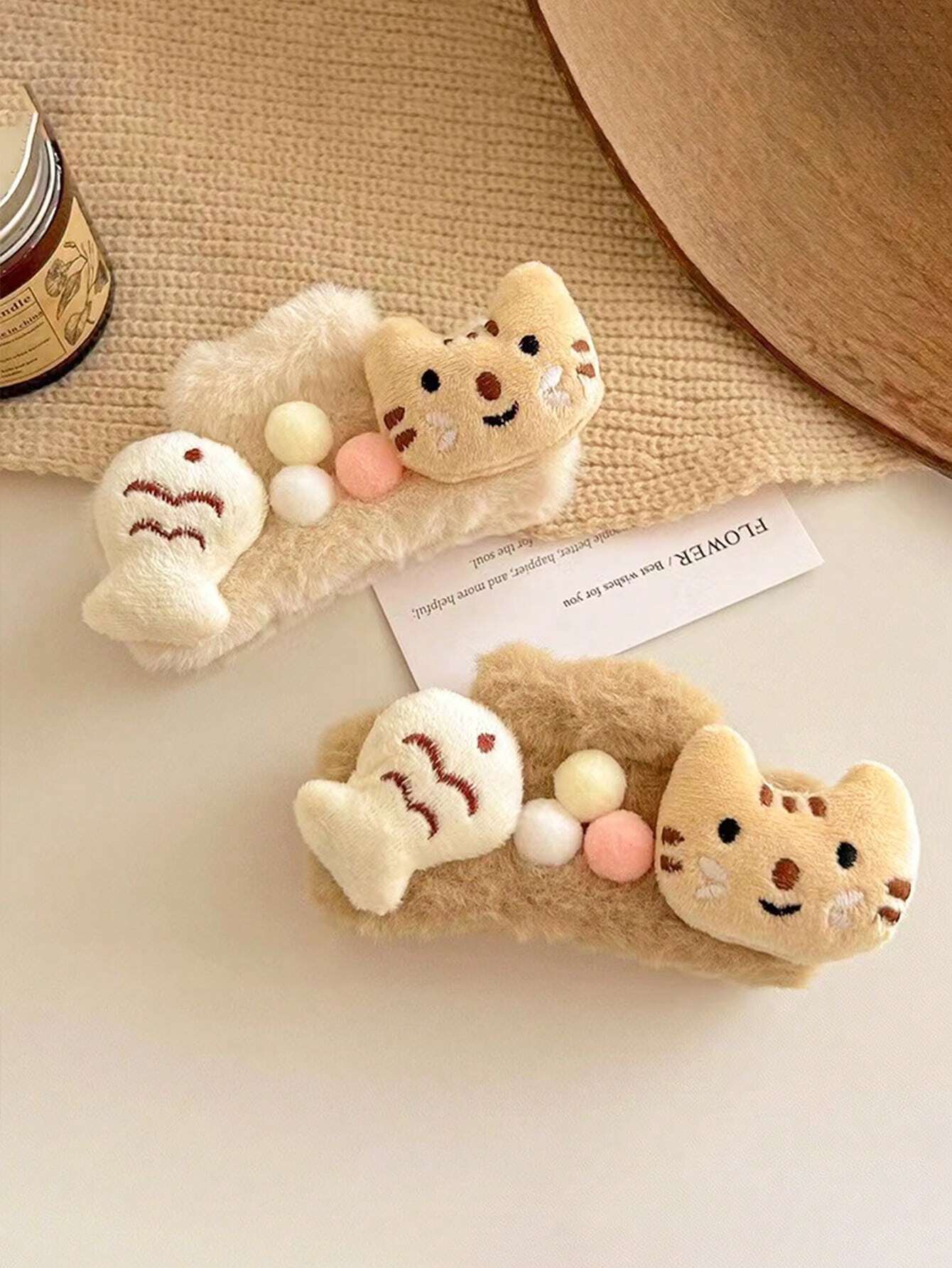 1 pieza Accesorio de pelo tipo pinza con gato de dibujos animados lindo y pez pequeño esponjoso, accesorios de pelo para mujer de otoño/invierno