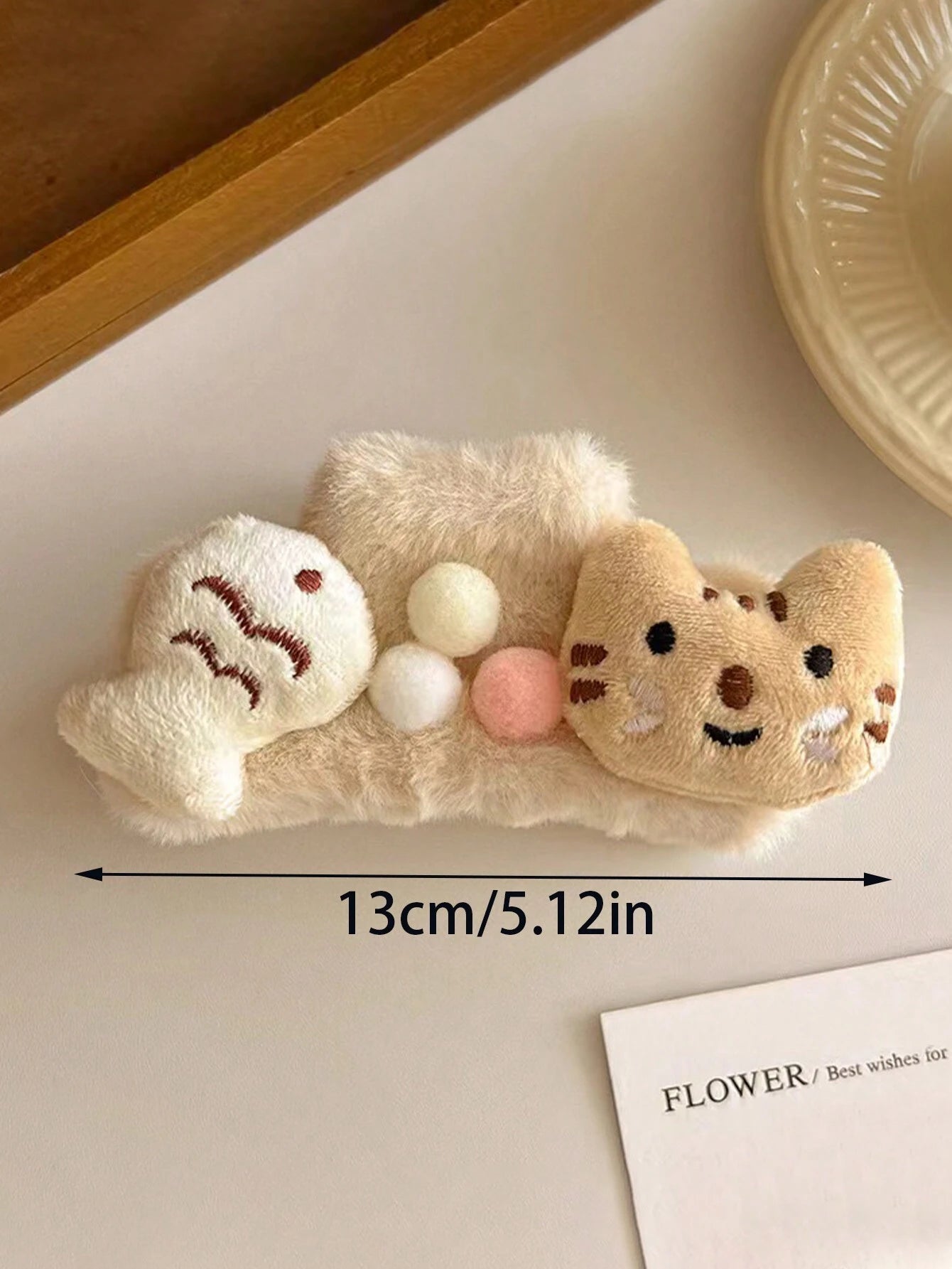 1 pieza Accesorio de pelo tipo pinza con gato de dibujos animados lindo y pez pequeño esponjoso, accesorios de pelo para mujer de otoño/invierno