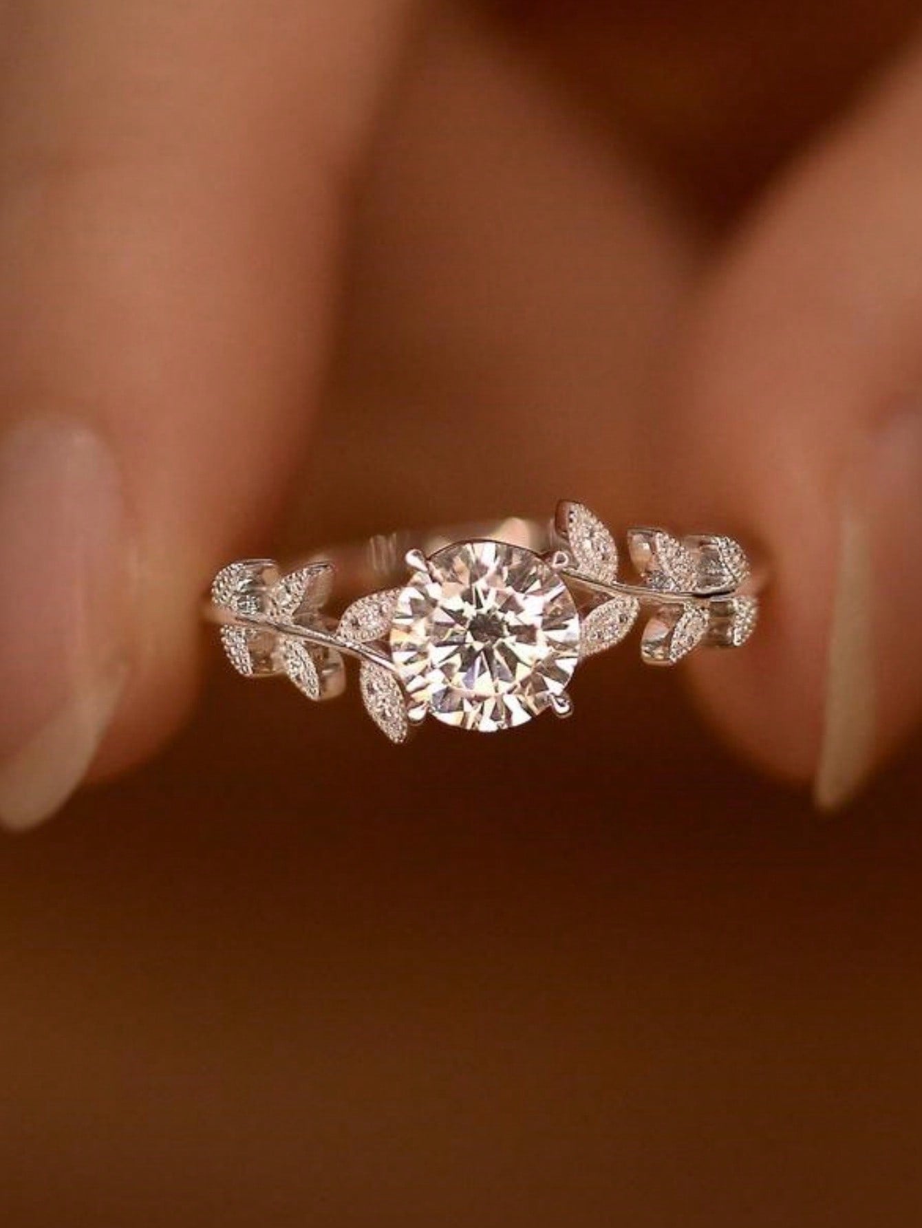 1 pieza Anillo de hoja con circonita cúbica de lujo, elegante joya de compromiso y boda para mujer, regalo para fiestas