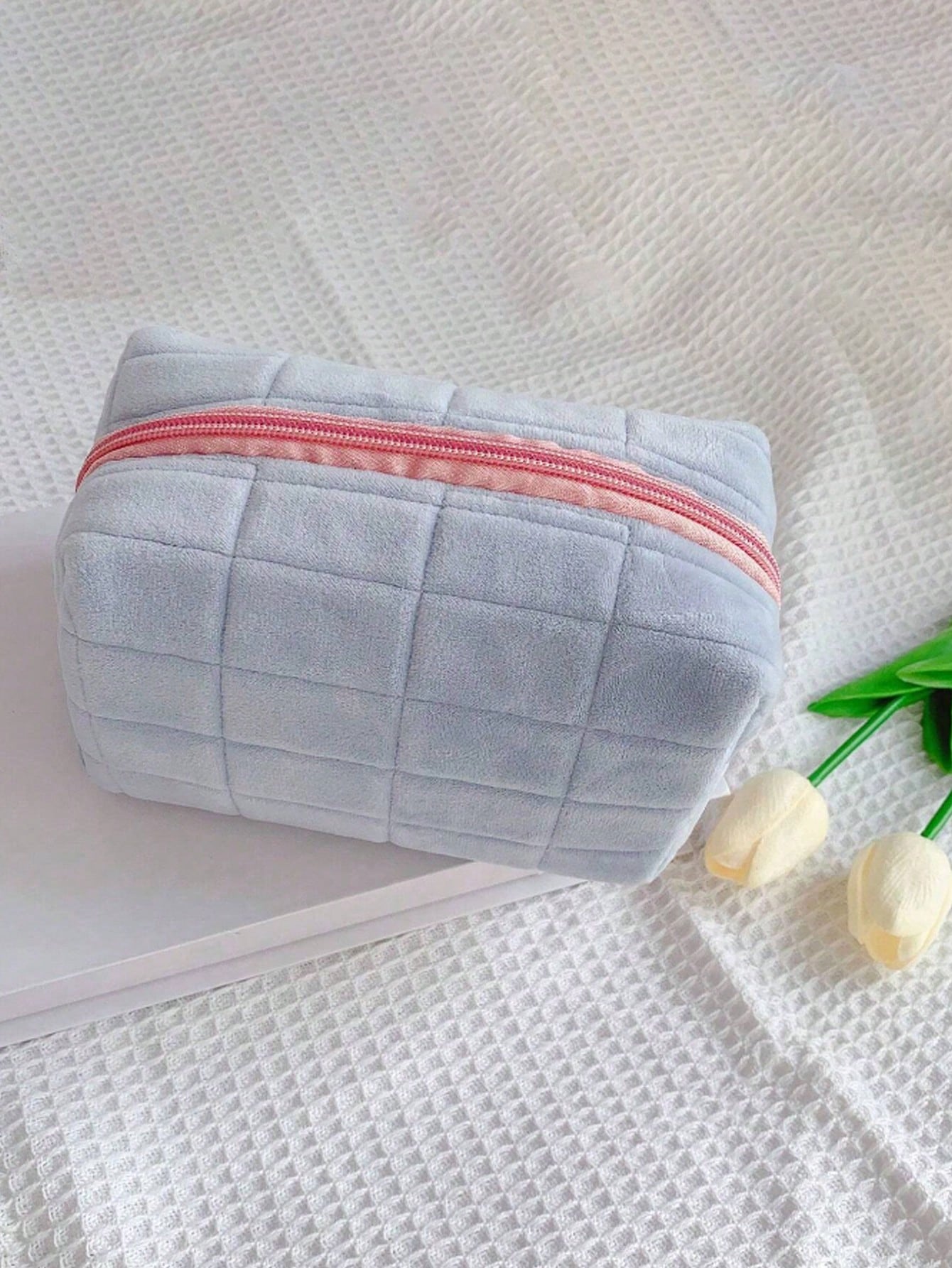 1 pieza Bolsa de maquillaje de viaje linda y suave, 1 pieza Bolsa de aseo ligera de gran capacidad, bolsa de baño y ducha multifuncional, organizador de cosméticos, bolso lindo, billetera, estuche portátil con cierre de cremallera para lápiz labial