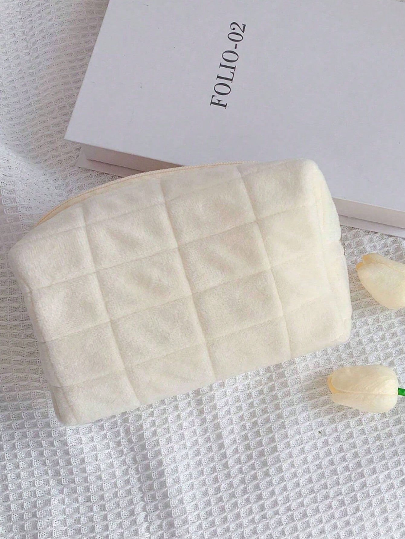 1 pieza Bolsa de maquillaje de viaje linda y suave, 1 pieza Bolsa de aseo ligera de gran capacidad, bolsa de baño y ducha multifuncional, organizador de cosméticos, bolso lindo, billetera, estuche portátil con cierre de cremallera para lápiz labial
