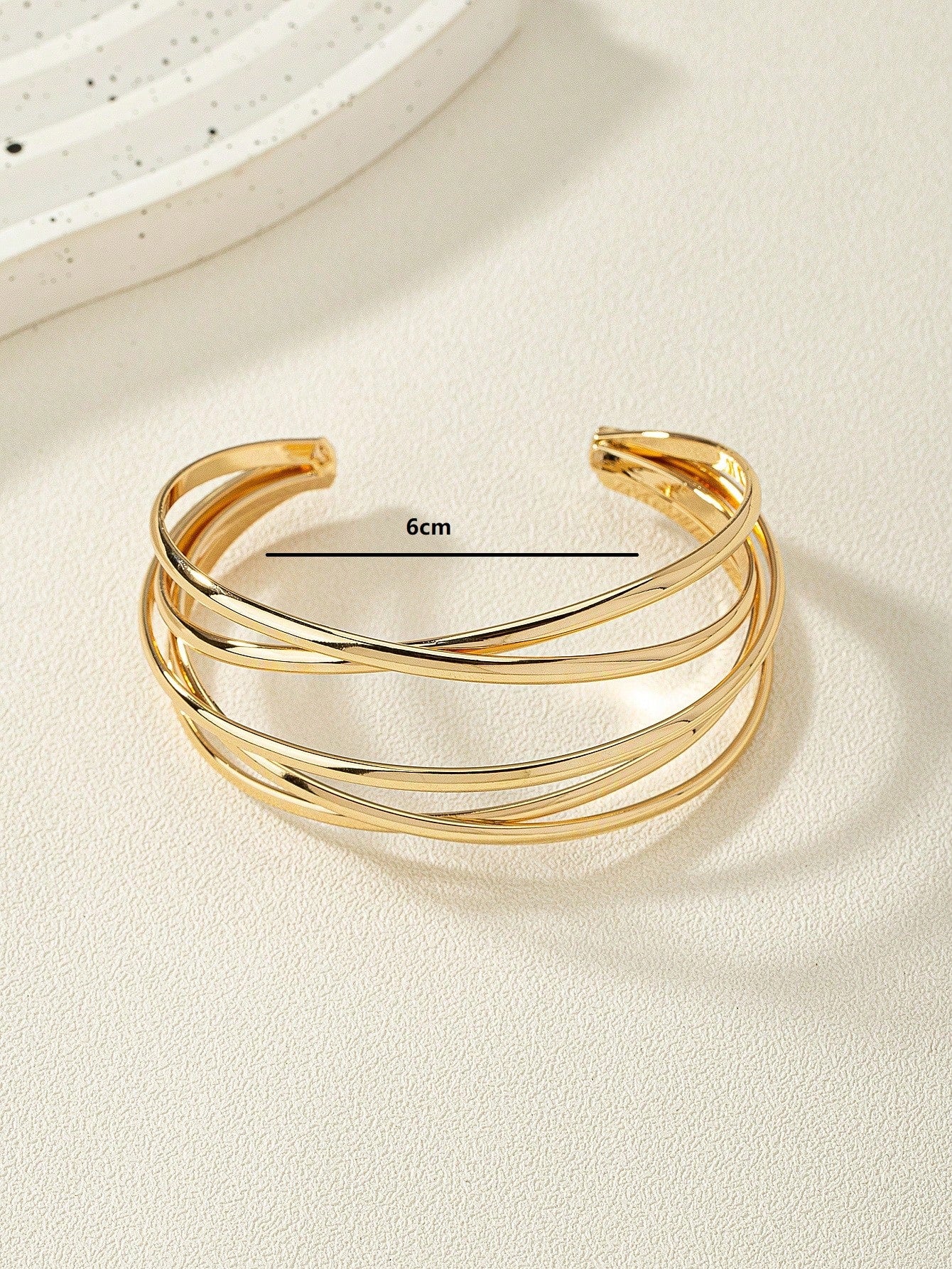 1 pieza Brazalete de varios niveles con diseño hueco y tono plateado, estilo vintage unisex, regalo de moda para uso casual, de fiesta o de vacaciones