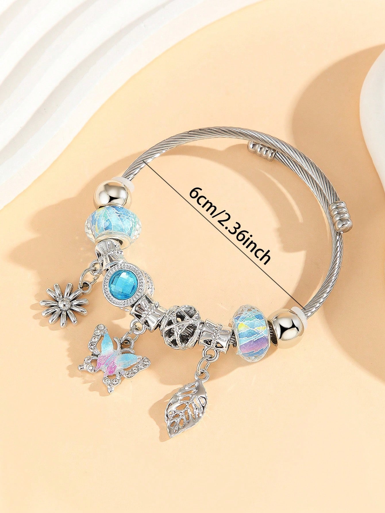 1 pieza Brazalete/pulsera de acero inoxidable con encantos de mariposa, hojas y flores con diamantes de imitación, para decoración diaria de niñas/mujeres