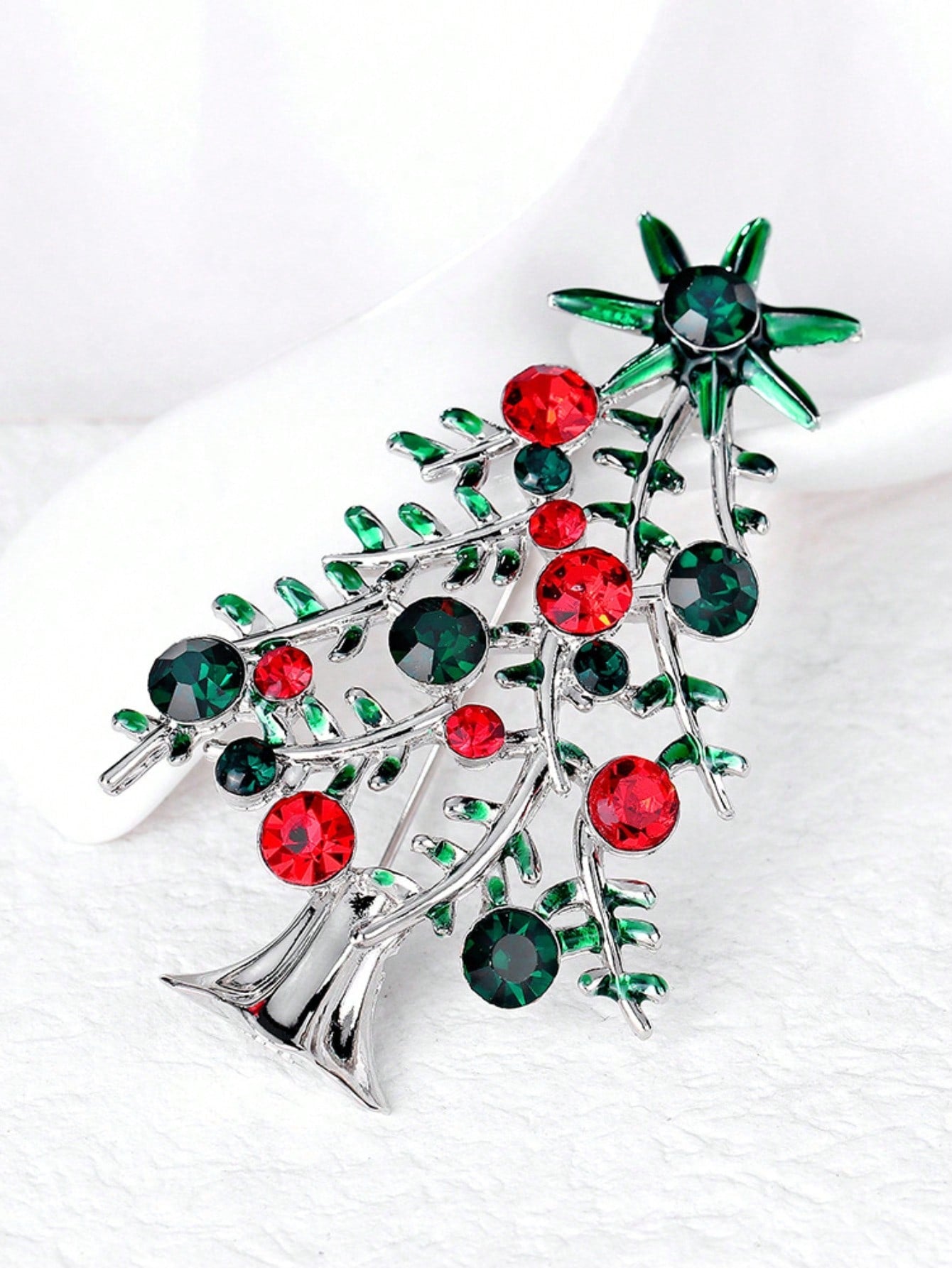 1 pieza Broche de Navidad, broche de árbol de Navidad con diamante de cristal incrustado de moda, accesorio de joyería de aleación navideña