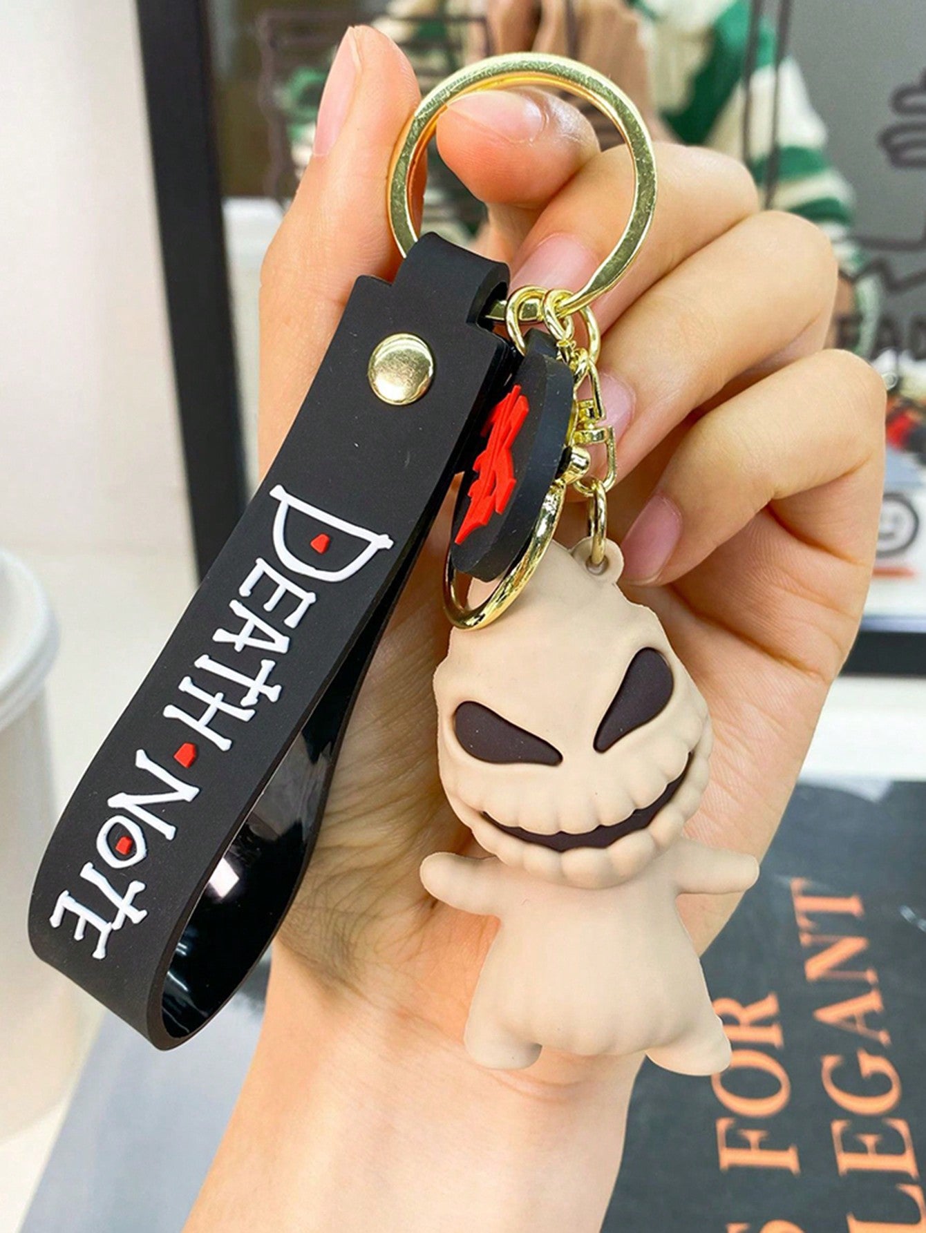 1 pieza Encantador Llavero de Pesadilla Antes de Navidad - Diseño adorable de la pareja Jack y Sally, elegante colgante de bolso, llavero de arte de animación coleccionable de Halloween