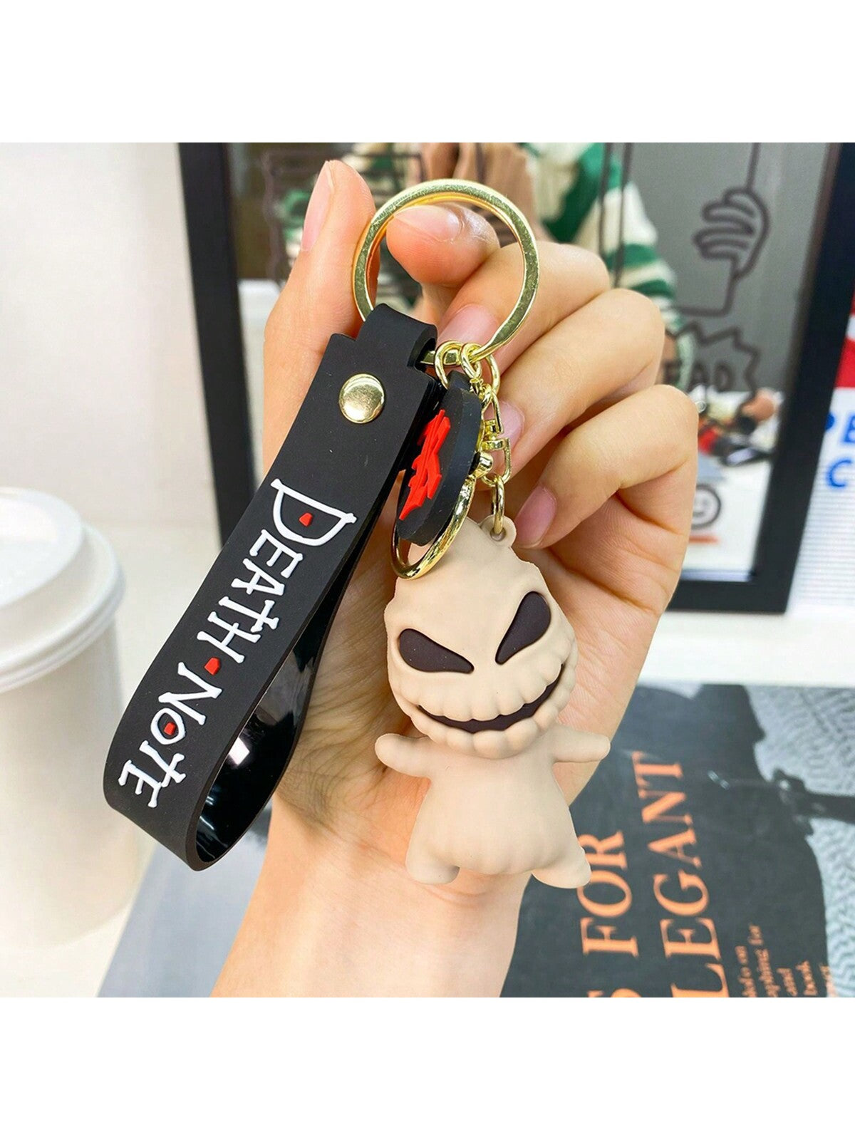 1 pieza Encantador Llavero de Pesadilla Antes de Navidad - Diseño adorable de la pareja Jack y Sally, elegante colgante de bolso, llavero de arte de animación coleccionable de Halloween