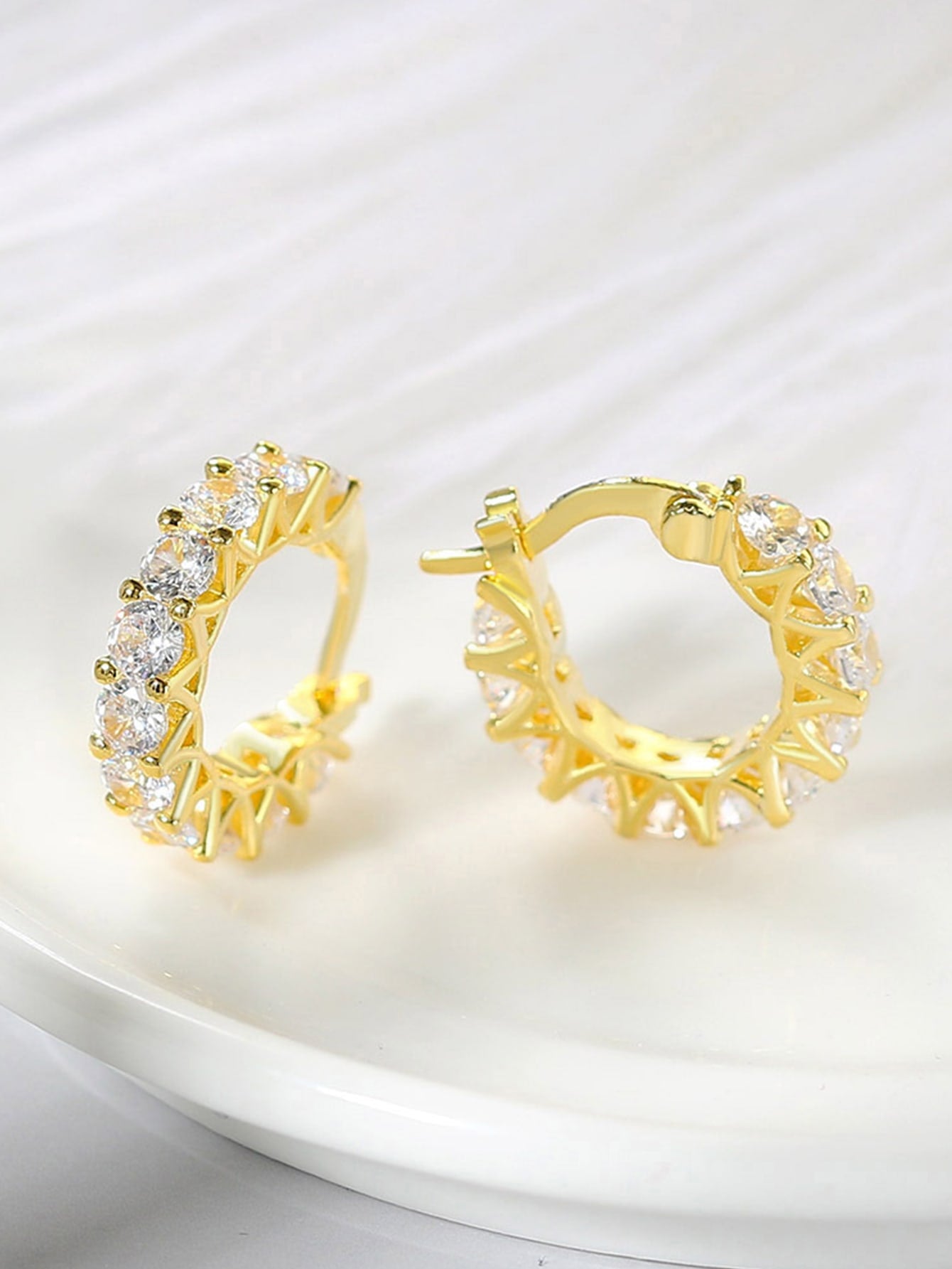 1 pieza Pendientes de aro con decoración de circonita cúbica, joyería de cobre