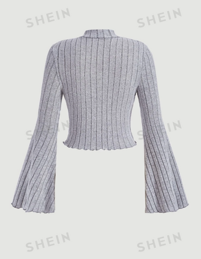 SHEIN MOD Camiseta crop de cuello alto ribete en forma de lechuga de manga campana