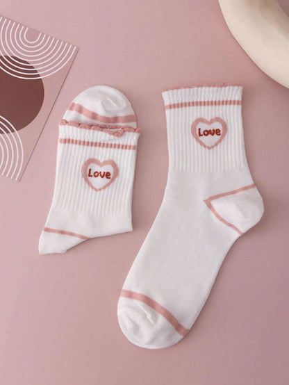 2 pares de calcetines blancos para mujer con bordes rosas y diseño de corazón, de moda y cómodos para uso diario