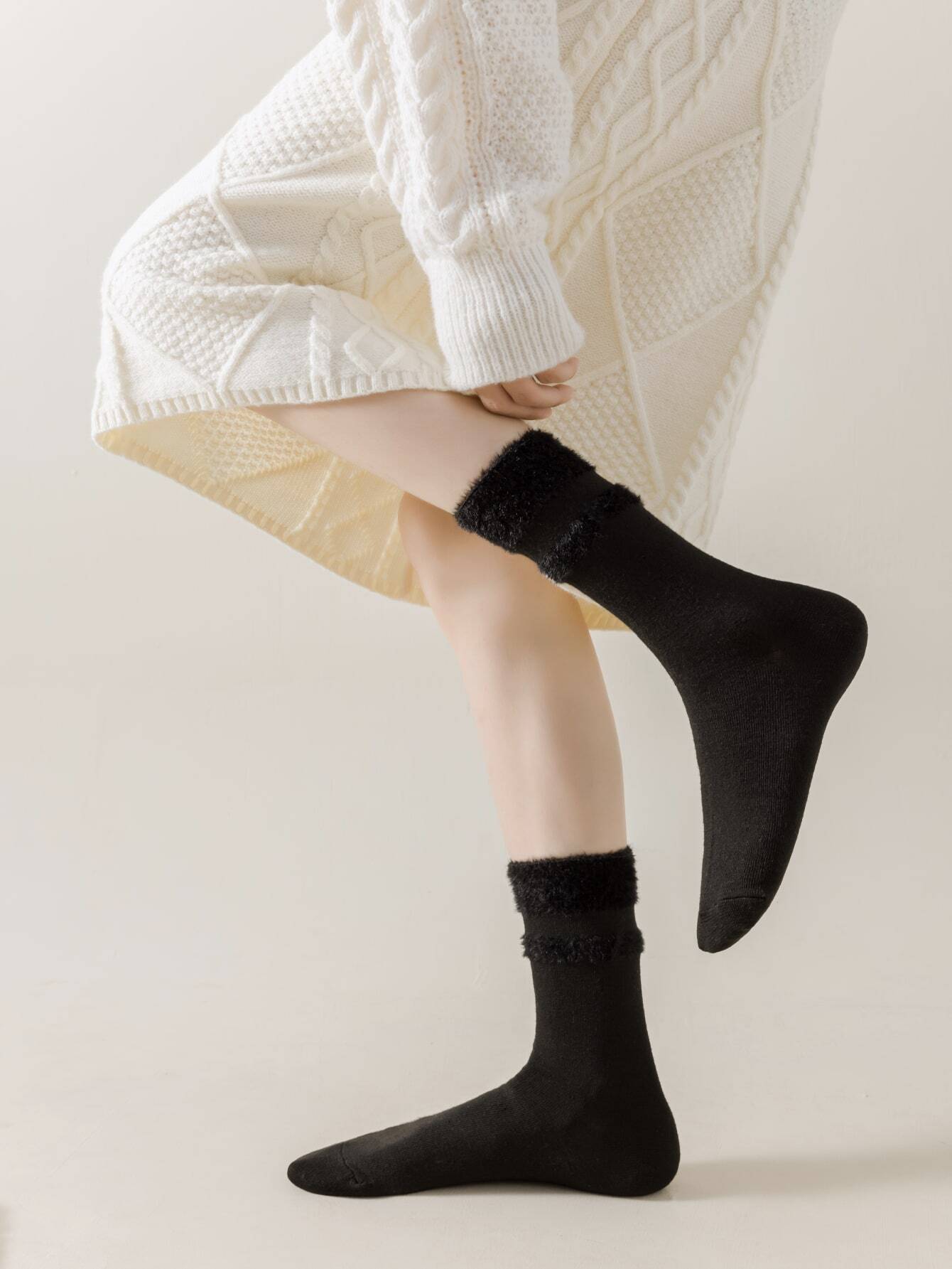 3 pares de calcetines para mujeres, de unicolor, respirables y cálidos con peluche, nuevos lanzamientos de otoño, calcetines esponjosos