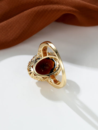 Anillo oval con diseño de gema
